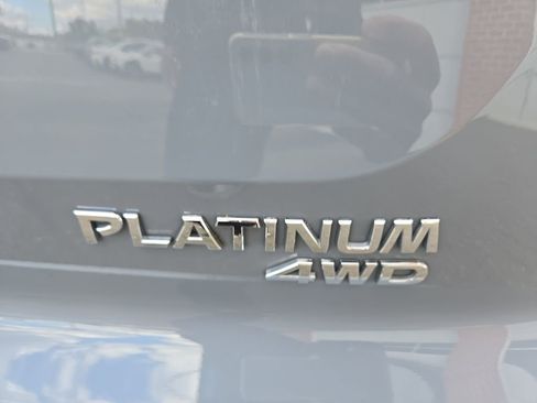 Used 2023 Nissan Pathfinder Platinum w/ Lighting Package (N92) image 16