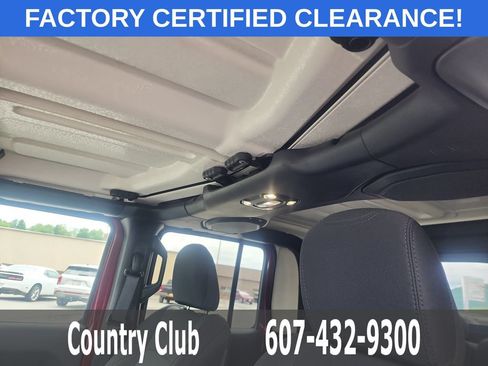 Used 2021 Jeep Gladiator Sport AWD/4WD image 12