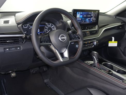 New 2025 Nissan Altima 2.5 SR w/ SR Premium Package image 19