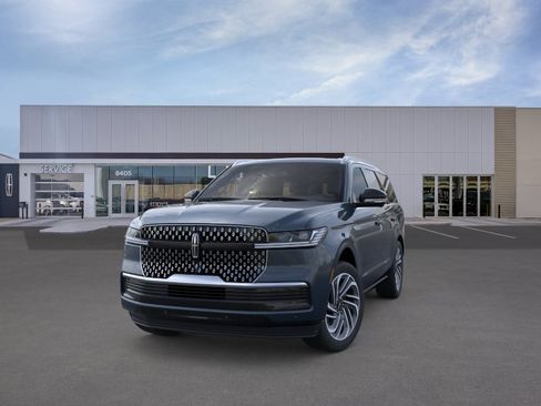 New 2026 Lincoln Navigator Reserve AWD/4WD image 2