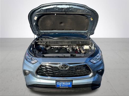 Used 2021 Toyota Highlander Limited image 4