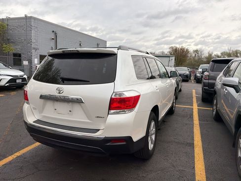 Used 2013 Toyota Highlander SE image 3