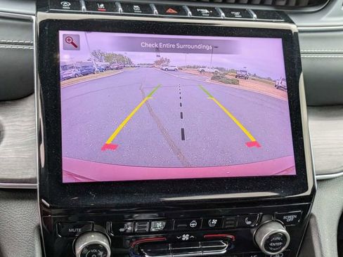 Used 2021 Jeep Grand Cherokee L Overland w/ Luxury Tech Group IV image 23