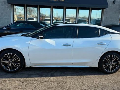 Used 2018 Nissan Maxima Platinum image 2