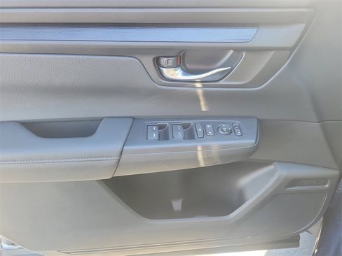 Certified 2025 Honda CR-V EX image 18