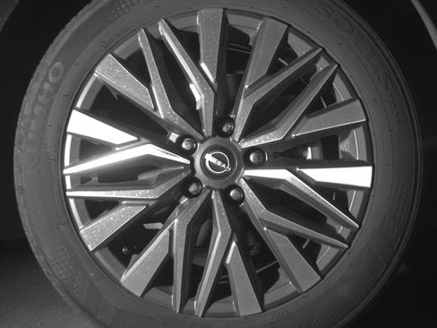 Used 2025 Nissan Altima 2.5 SV FWD image 13