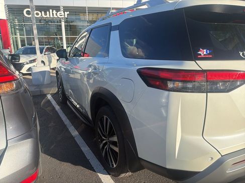 Certified 2023 Nissan Pathfinder Platinum image 5