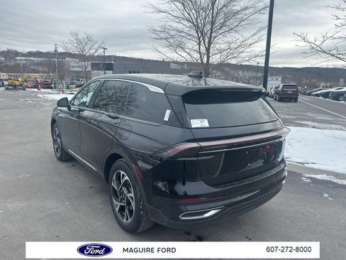 New 2026 Lincoln Nautilus Premier image 7