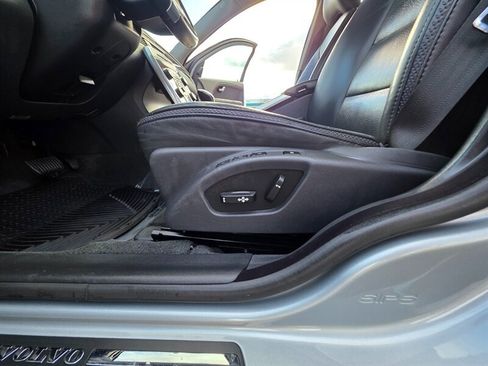 Used 2013 Volvo XC70 3.2 Platinum image 29