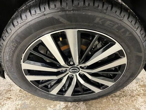 Used 2024 Nissan Pathfinder Platinum w/ Cargo Package image 28