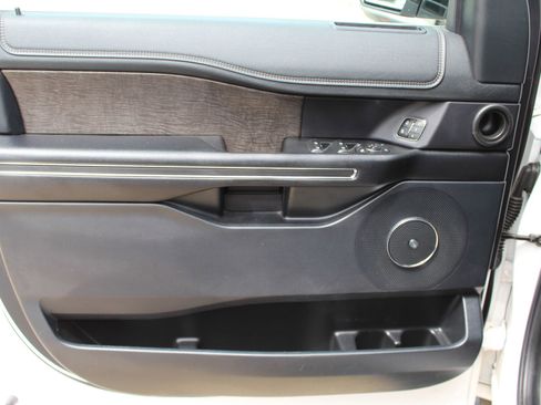 Used 2019 Ford Expedition Limited w/ Equipment Group 301A AWD/4WD image 36