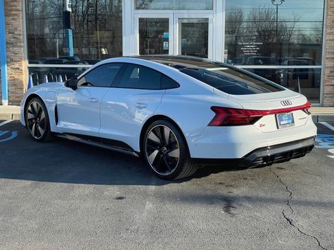 Used 2022 Audi RS e-tron GT w/ Carbon Performance Package image 9