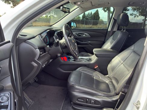 Used 2021 Chevrolet Traverse Premier w/ Redline Edition FWD image 19