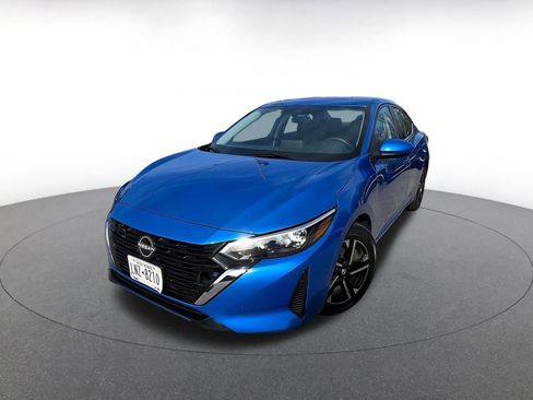 Used 2025 Nissan Sentra SV image 3