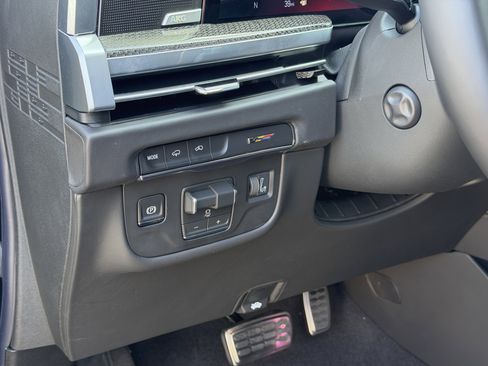 New 2026 Cadillac Escalade V AWD/4WD image 18