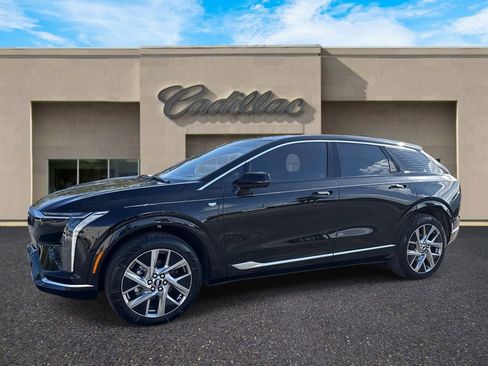New 2026 Cadillac Optiq Luxury 2 image 7