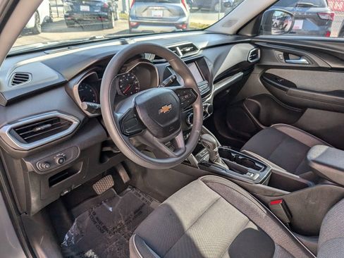 Used 2021 Chevrolet TrailBlazer LS FWD image 12
