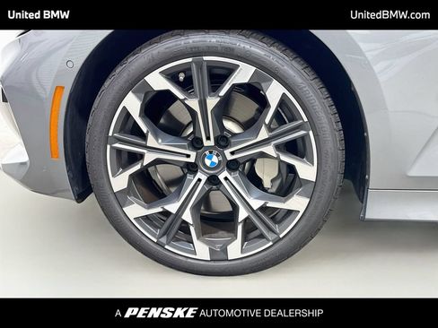 Used 2025 BMW 330i Sedan RWD image 2