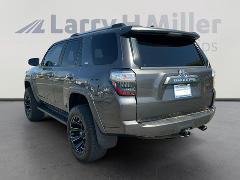 Used 2019 Toyota 4Runner SR5 AWD/4WD image 3