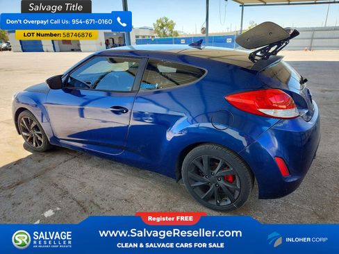 Used 2017 Hyundai Veloster FWD image 3