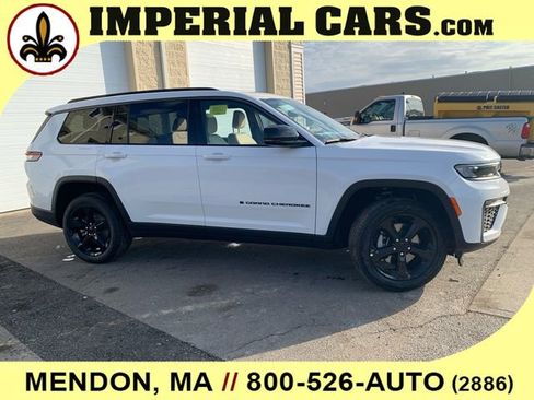New 2026 Jeep Grand Cherokee L Limited w/ Limited Altitude Package AWD/4WD image 11