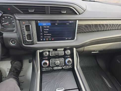 Used 2021 GMC Yukon Denali w/ Denali Premium Package image 16