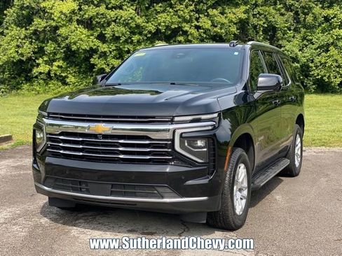 Used 2025 Chevrolet Tahoe LT AWD/4WD image 3