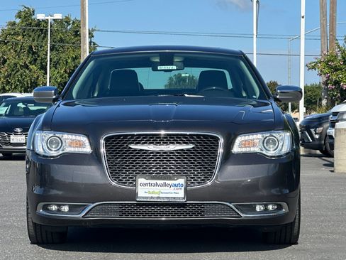 Used 2019 Chrysler 300 Limited RWD image 9