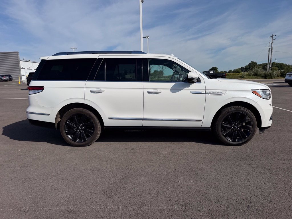 Used 2023 Lincoln Navigator Reserve w/ Equipment Group 201A AWD/4WD image 5