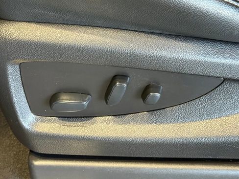 Used 2019 Chevrolet Suburban LT image 21