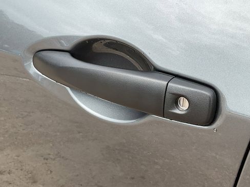 New 2025 Nissan Kicks Play S image 9