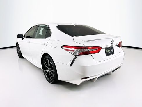 Used 2020 Toyota Camry SE FWD image 5