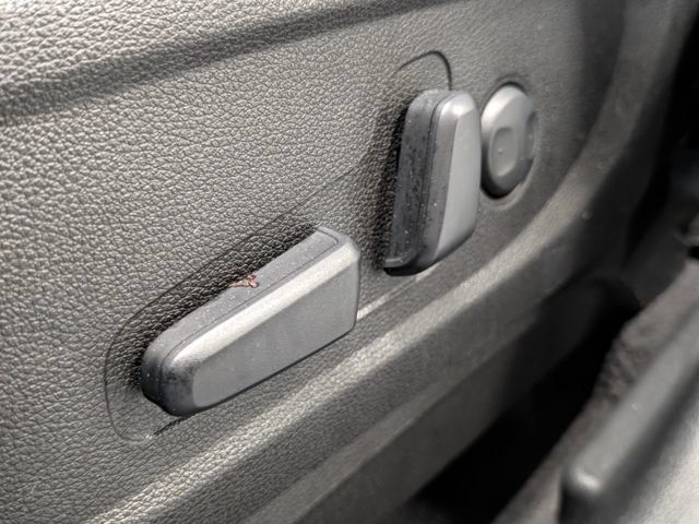 Used 2024 Kia Telluride EX w/ EX Captain's Chair Package FWD image 11