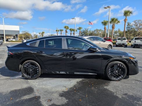 New 2026 Nissan Sentra SR w/ Floor Mat Package image 3