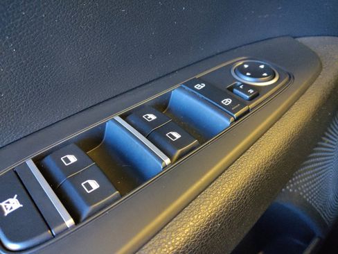 Used 2022 Kia Forte LXS image 27