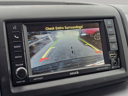 Used 2012 Volkswagen Routan SE image 8