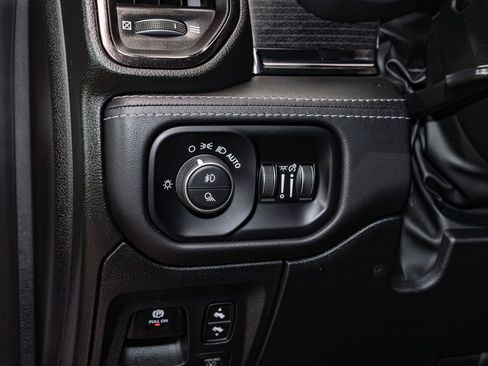 Used 2024 RAM 1500 Limited AWD/4WD image 17