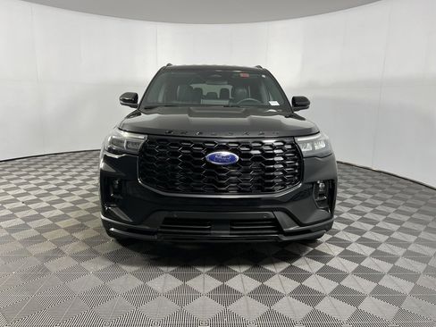 Used 2025 Ford Explorer ST-Line w/ ST-Line Street Pack image 6