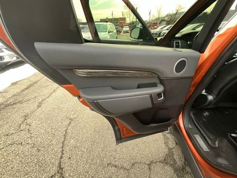 Used 2018 Land Rover Discovery HSE image 22