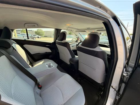 Used 2016 Toyota Prius Three w/ Advanced Technology Package FWD image 24