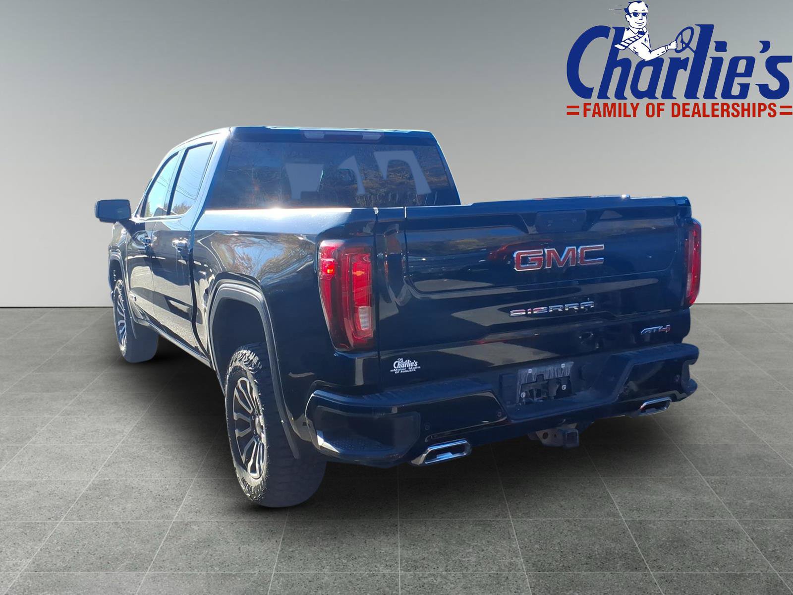 Used 2023 GMC Sierra 1500 AT4 AWD/4WD image 5