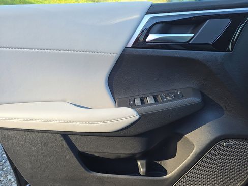 New 2025 Mitsubishi Outlander SE image 12