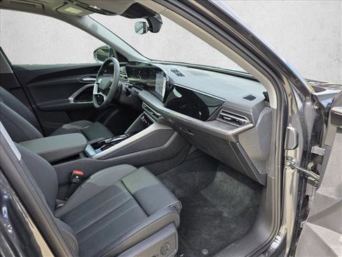 Used 2025 Audi Q5 Premium w/ Premium Plus AWD/4WD image 11
