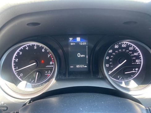 Used 2023 Toyota Camry SE image 12