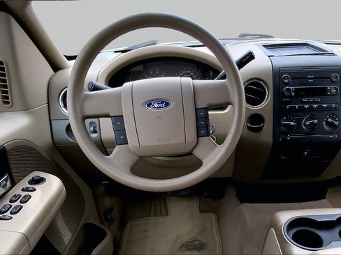 Used 2005 Ford F150 XL RWD image 5
