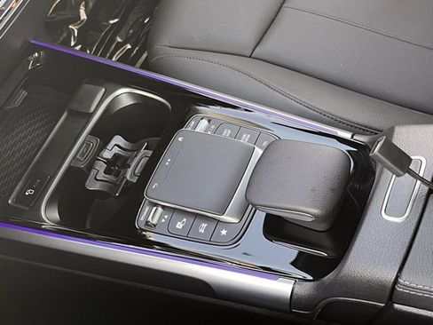 Used 2022 Mercedes-Benz EQB 350 4MATIC image 19