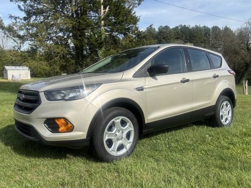 Used 2018 Ford Escape S FWD image 1