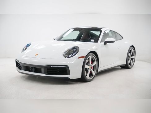 Certified 2020 Porsche 911 Carrera 4S image 1