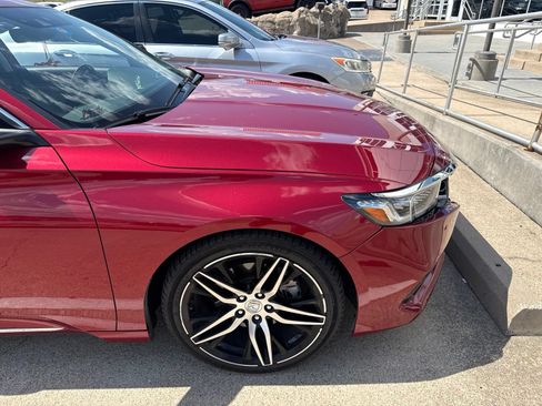 Used 2021 Honda Accord Touring image 3