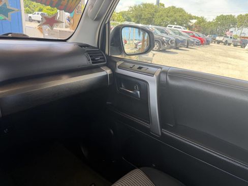 Used 2015 Toyota 4Runner SR5 RWD image 17